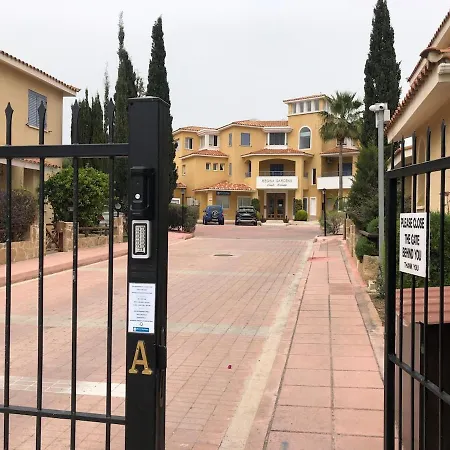 Appartamento Lovely Renovated For Holiday! Paphos